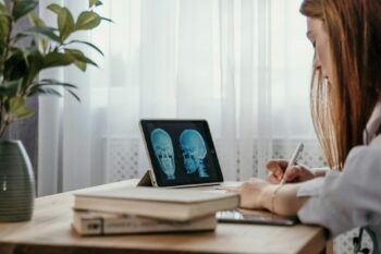 Rentgen bez&nbsp;skierowania – czy&nbsp;w&nbsp;Polsce jest to&nbsp;możliwe?