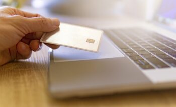 Czy&nbsp;e-recepta działa w&nbsp;aptekach Internetowych? Jak kupować leki?