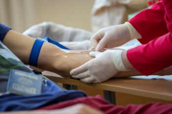 Jak często robić badania krwi – zalecenia oparte na&nbsp;dowodach naukowych