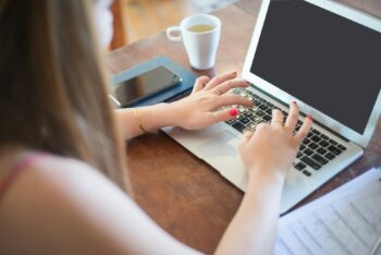 Czy&nbsp;recepta online jest legalna w&nbsp;Polsce? Recepta online i&nbsp;e-recepta zgodnie z&nbsp;prawem