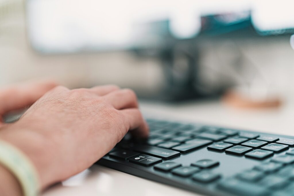 Jak lekarz weryfikuje pacjenta podczas konsultacji online informacje